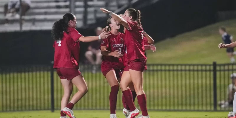 Women’s College Soccer Week 10 Awards
